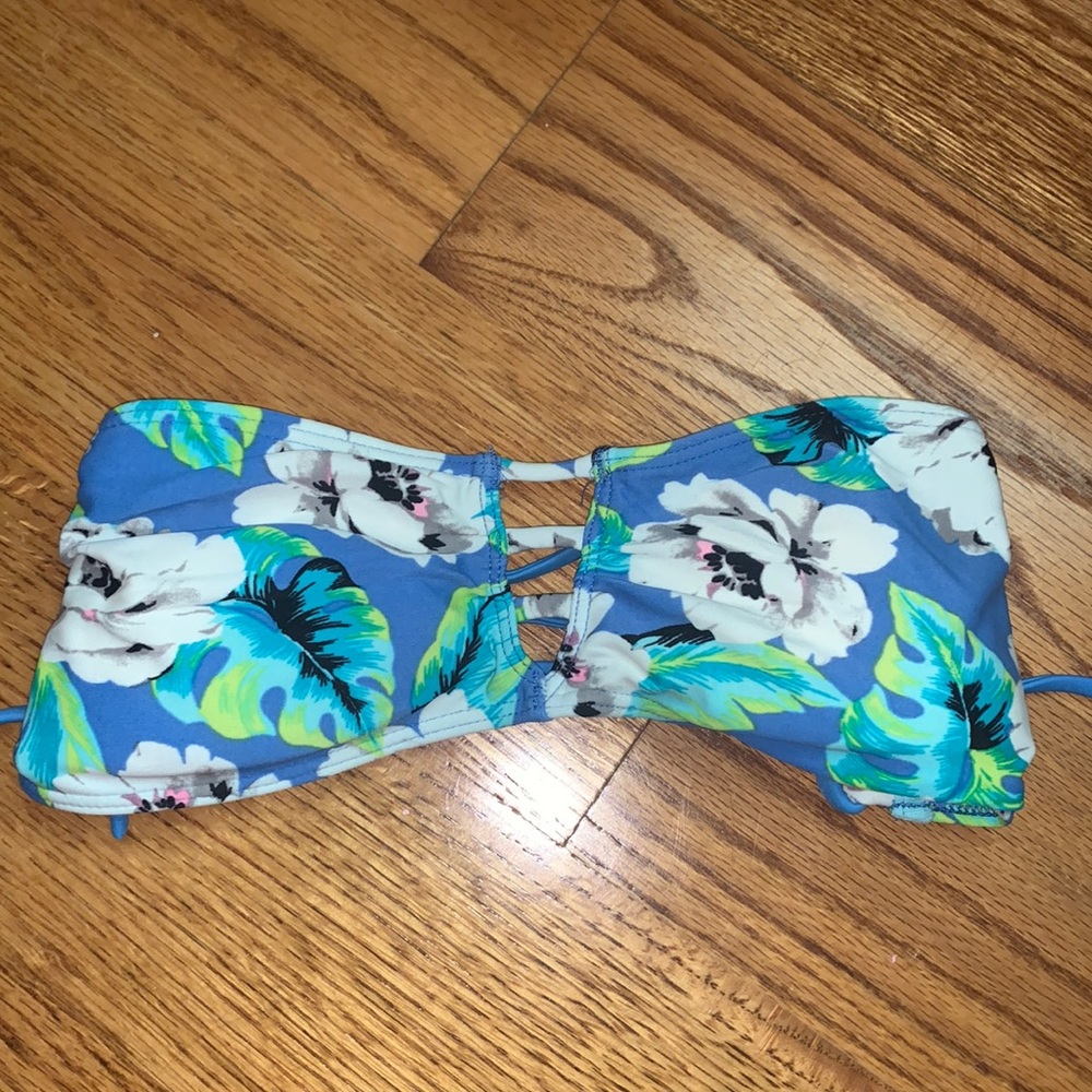 Hollister Strapless Floral Bikini Top size small